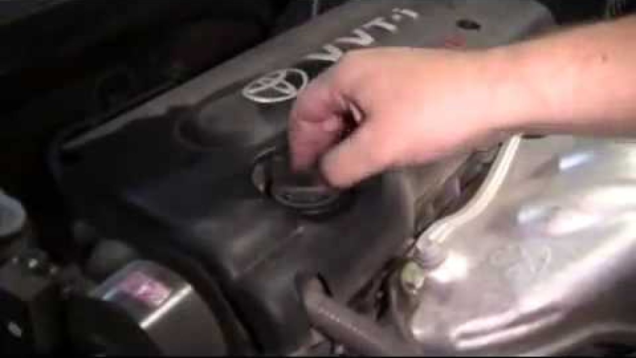 Замена масла в двигателе Toyota Camry V40