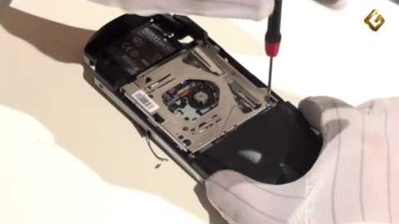 Ремонт Sony PSP 1004 - замена привода в игровой приставке